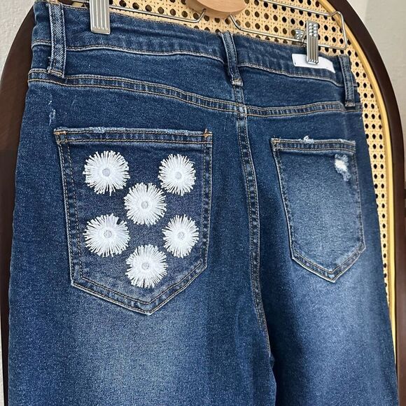 REWORKED Cello Embroidered Cuffed Distressed Jeans Size 7/M - Picture 3 of 8